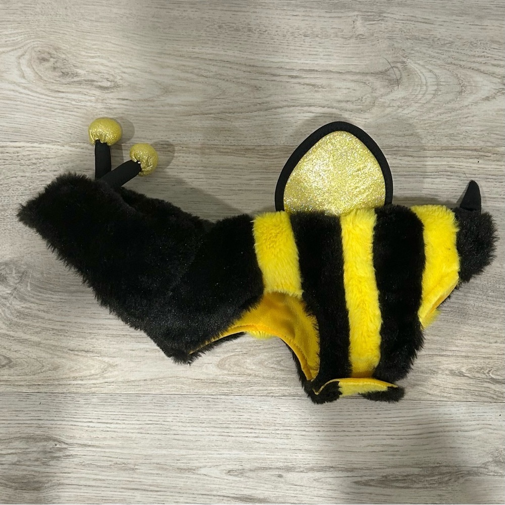 Pup Crew Fuzzy Honey Bumble Bee Dog Costume Vest Halloween Dress Up Size XS/S - Picture 10 of 10